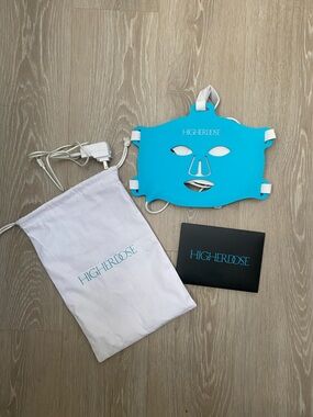 HIGHERDOSE LED Face Mask in Bright Turquoise